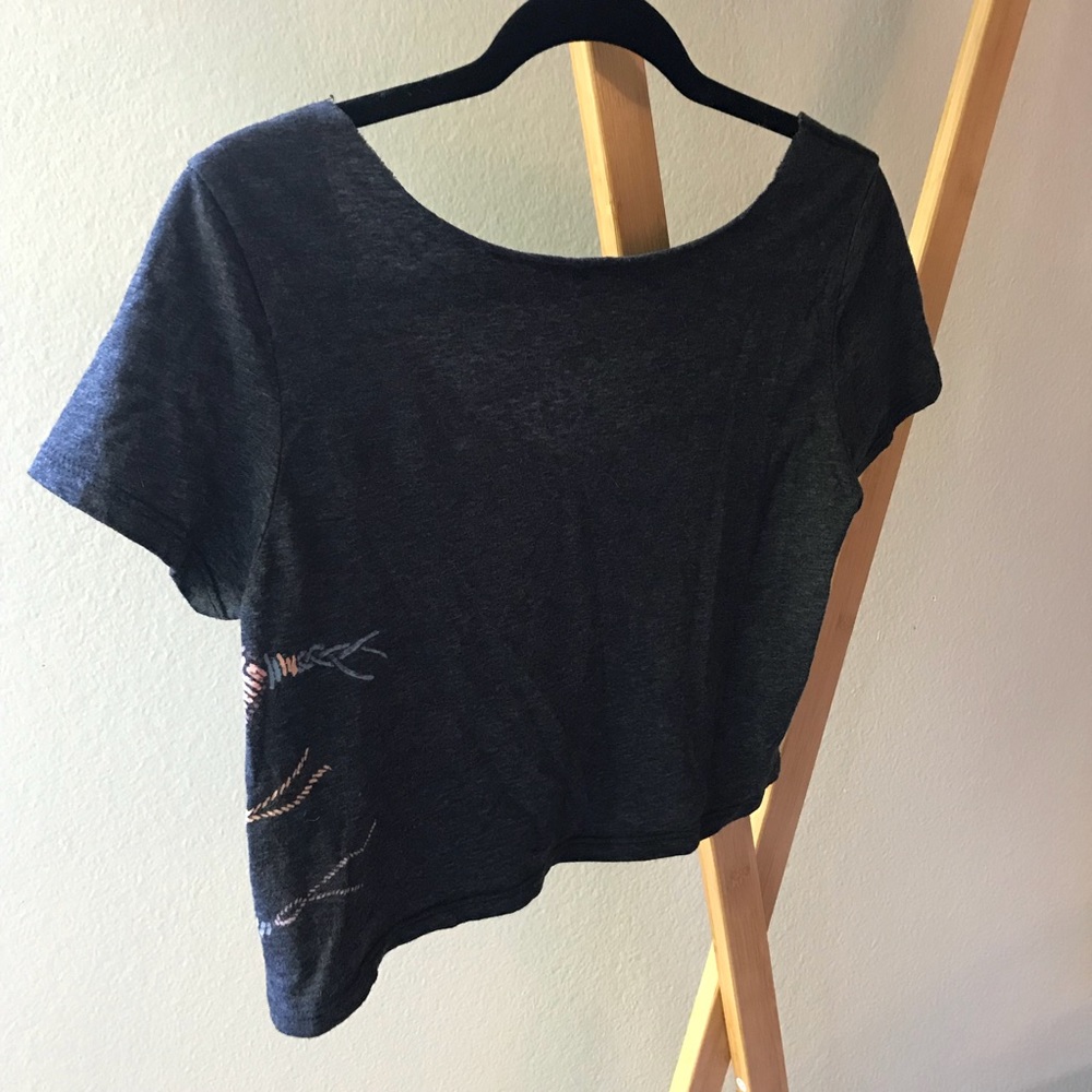 Pattern Crop Top - Picture 2 of 2
